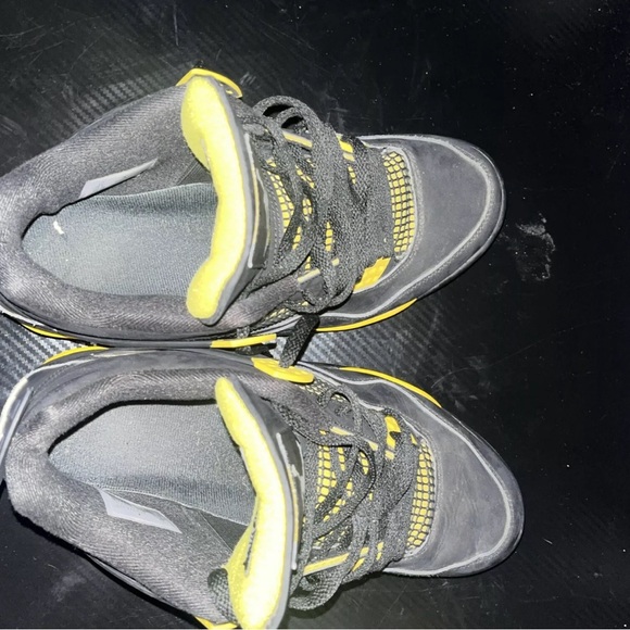 Jordan 4 yellow thunder size 10 used